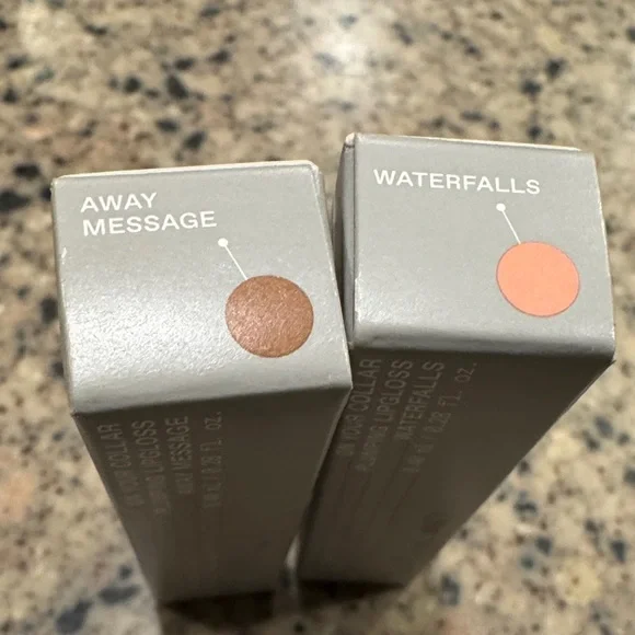 r.e.m. beauty Plumping Lip Gloss - Away Message & Waterfalls - Picture 2 of 4